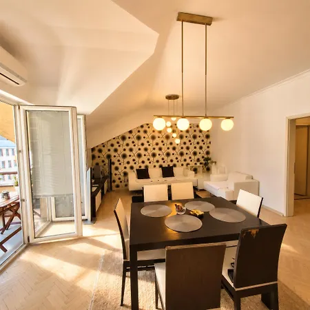 Luxury Penthouse In With Mountain Views Apartament Skopje