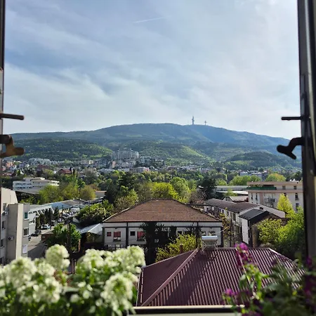 Luxury Penthouse In With Mountain Views Скопье