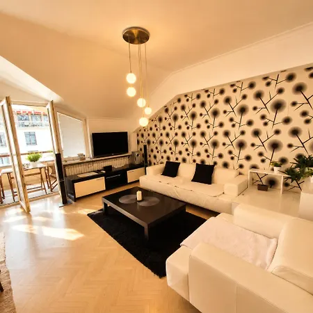 Luxury Penthouse In With Mountain Views Апартаменты *